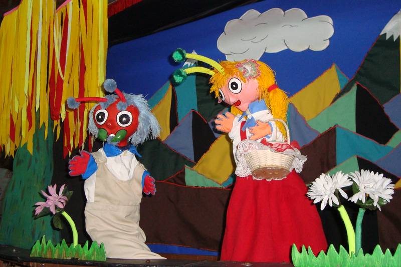 Obra La fiesta de la abejita – Festival Ruquita Velasco